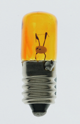 Zu sehen ist eine traditionelle Glühbirne mit einer orangefarbenen Glaskuppel, in der sich die filamentartige Struktur gut erkennen lässt. Diese Art von Glühbirne wird häufig in experimentellen und bildungsbezogenen Anwendungen verwendet.
